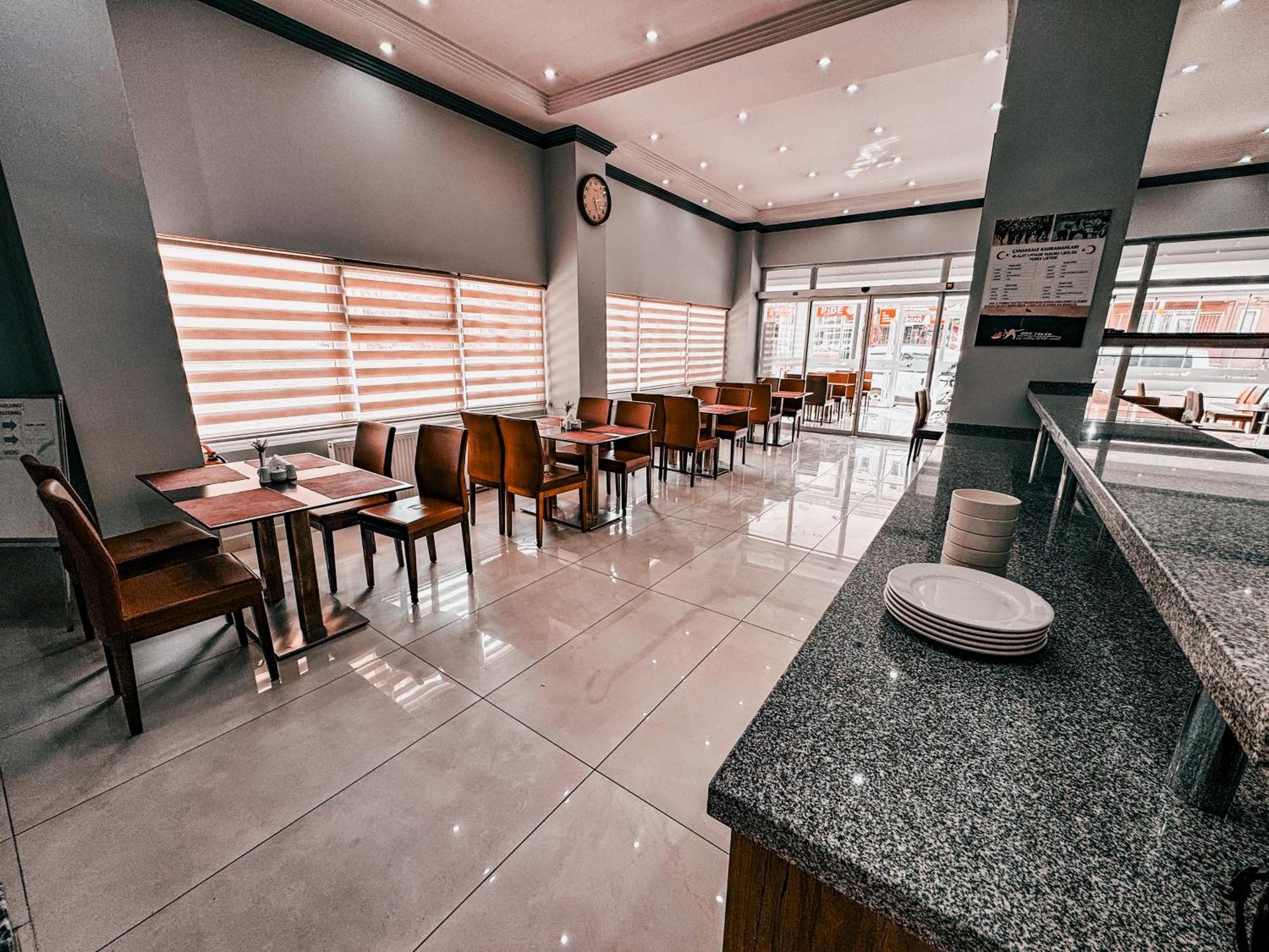 Oreko Express Hotel